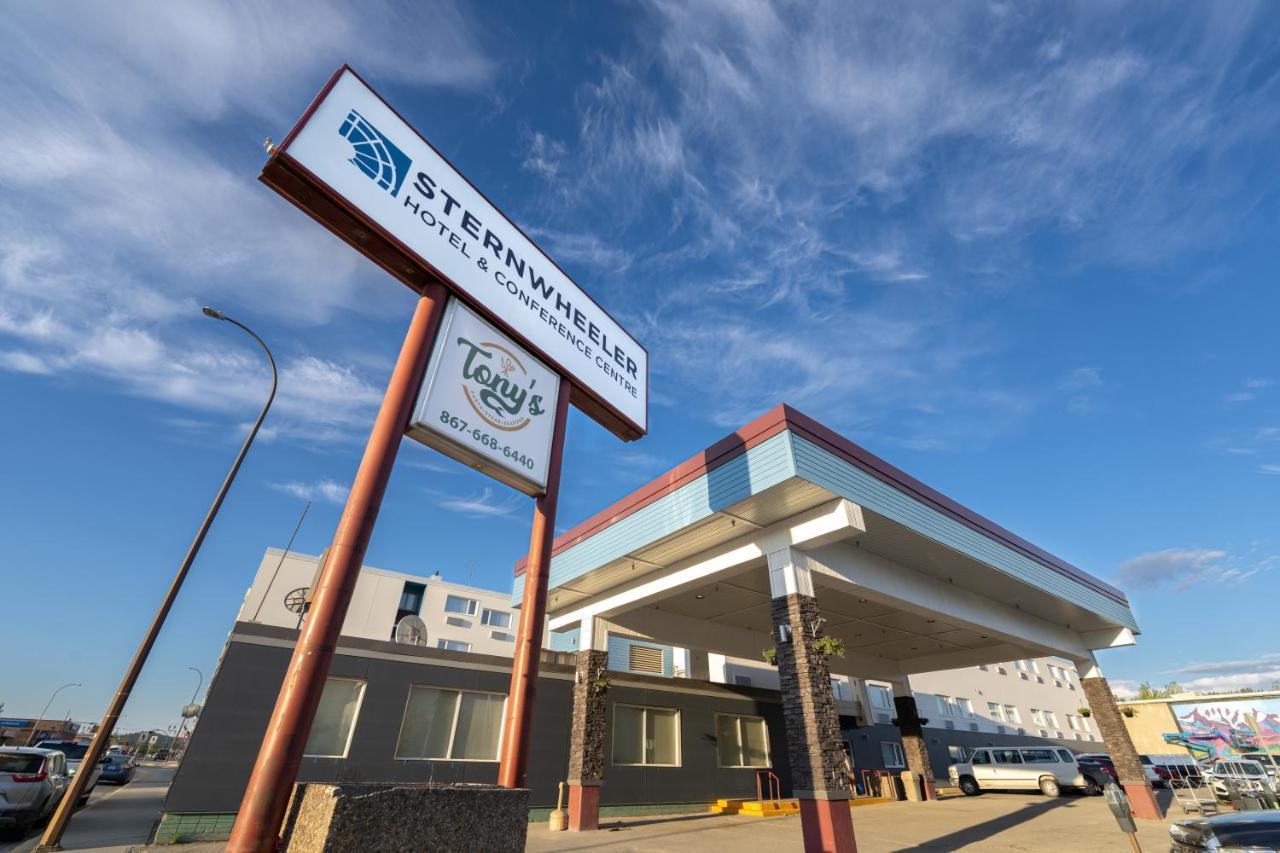 Sternwheeler Hotel And Conference Centre Whitehorse Exterior photo