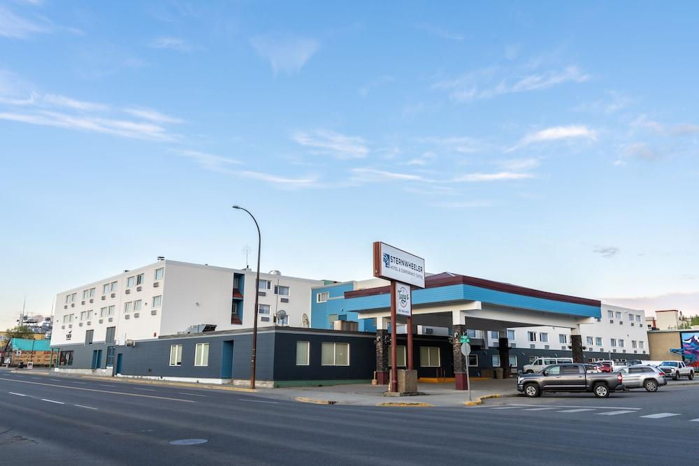 Sternwheeler Hotel And Conference Centre Whitehorse Exterior photo